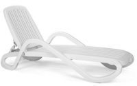 Шезлонг Eden cтопирующийся c подлокотниками, белый каркас (bianco) Шезлонг Eden cтопирующийся c подлокотниками, белый каркас (bianco)